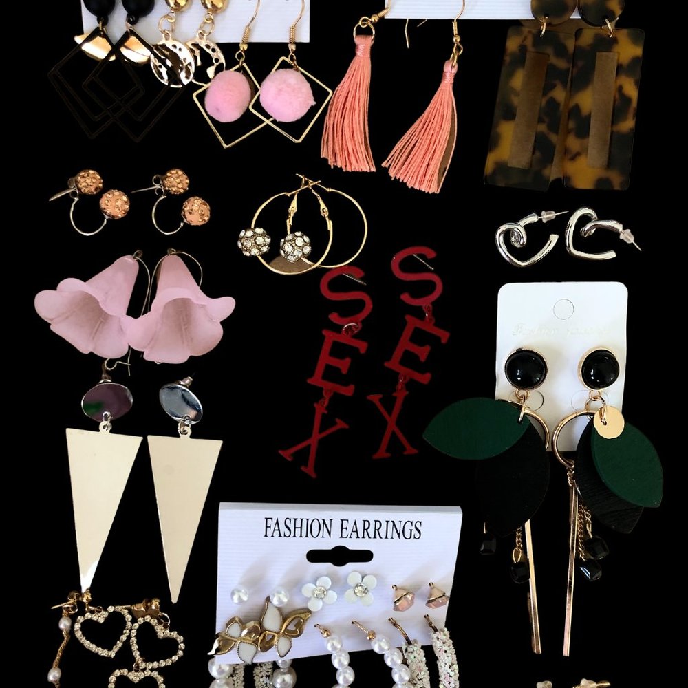25 Good Moods Earrings Set